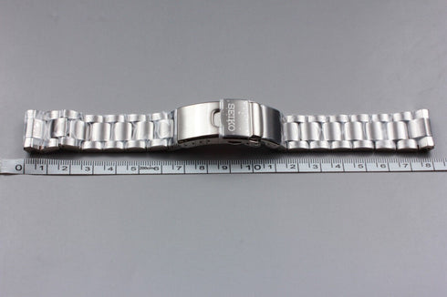 5860415